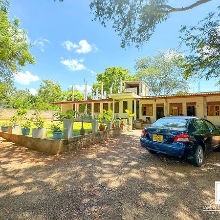 Family Holiday Resort Anuradhapura Exterior foto