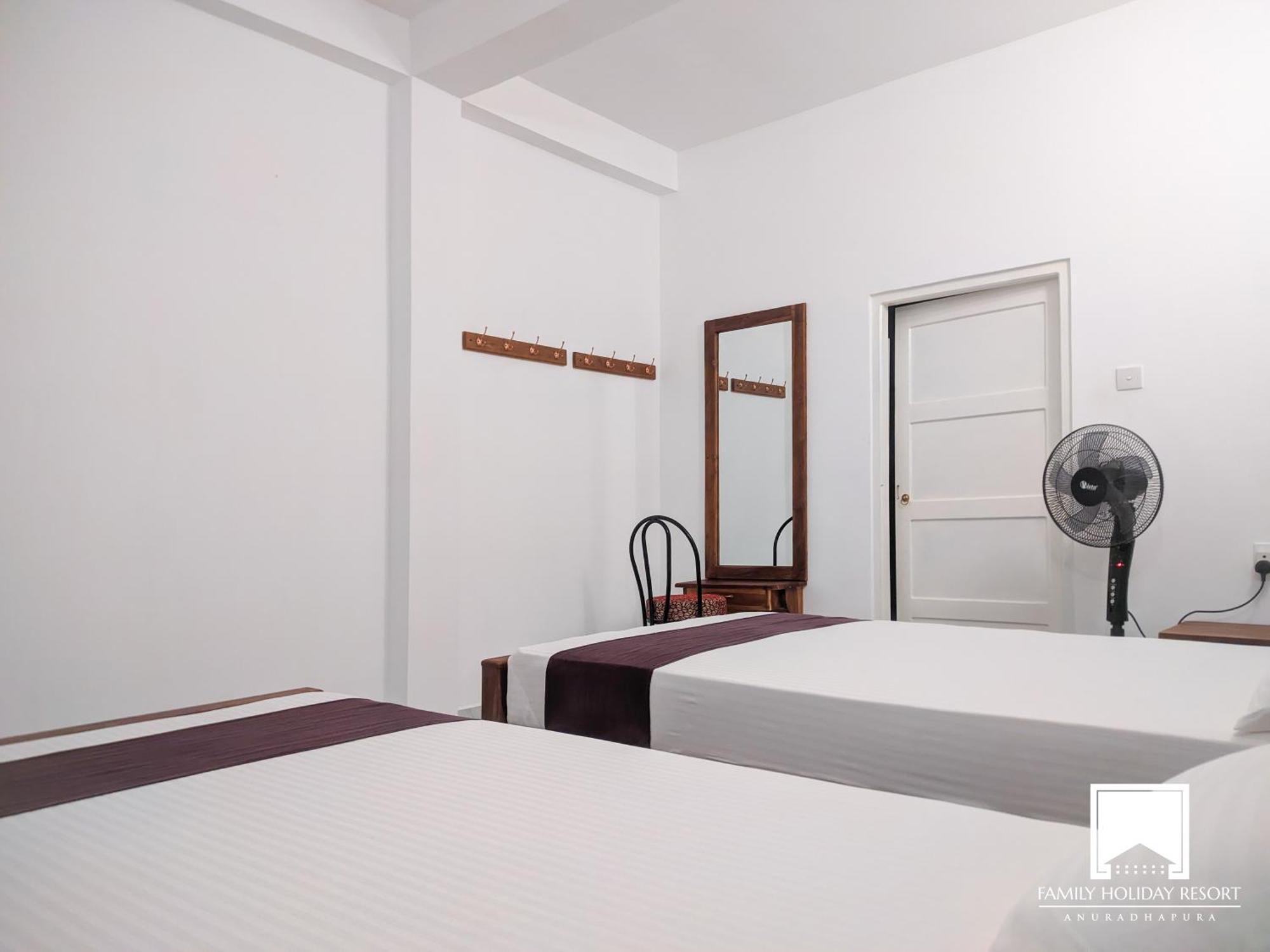 Family Holiday Resort Anuradhapura Exterior foto